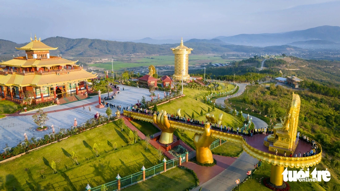 An aerial view captures the serene landscape of Samten Hills Dalat, adorned with structures crafted in the Vajrayana Buddhist architectural style inspired by India. Located in Lam Dong Province within Vietnam's Central Highlands region, it stands as a testament to spiritual and architectural harmony. Photo: M.V. / Tuoi Tre