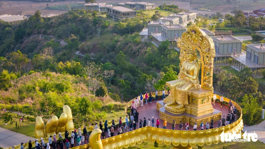 The Maitreya Buddha statue at Samten Hills Dalat, a cultural and spiritual tourist complex in Tu Tra Commune, Lam Dong Province, situated in Vietnam’s Central Highlands region. Photo: M.V. / Tuoi Tre