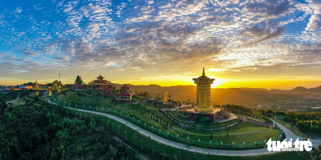 The world’s largest prayer wheel at the Samten Hills Dalat tourist complex in Tu Tra Commune, Lam Dong Province, situated in Vietnam’s Central Highlands region. Photo: M.V. / Tuoi Tre