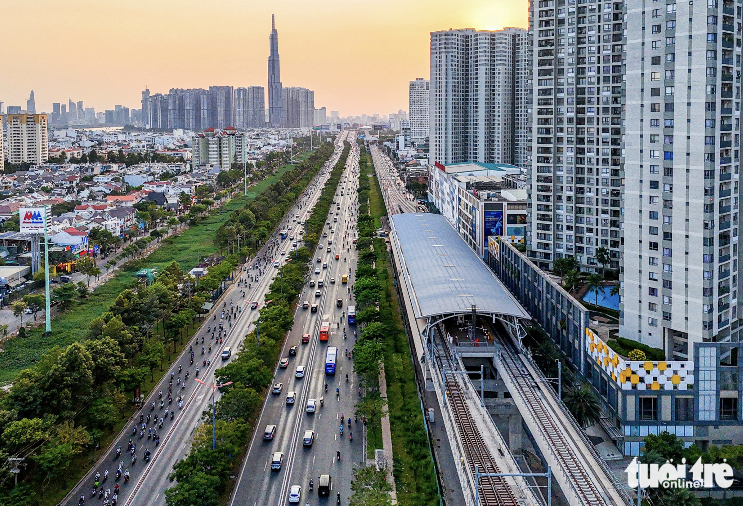 A view of an elevated station of the first metro line in Ho Chi Minh City. Photo: Chau Tuan / Tuoi Tre