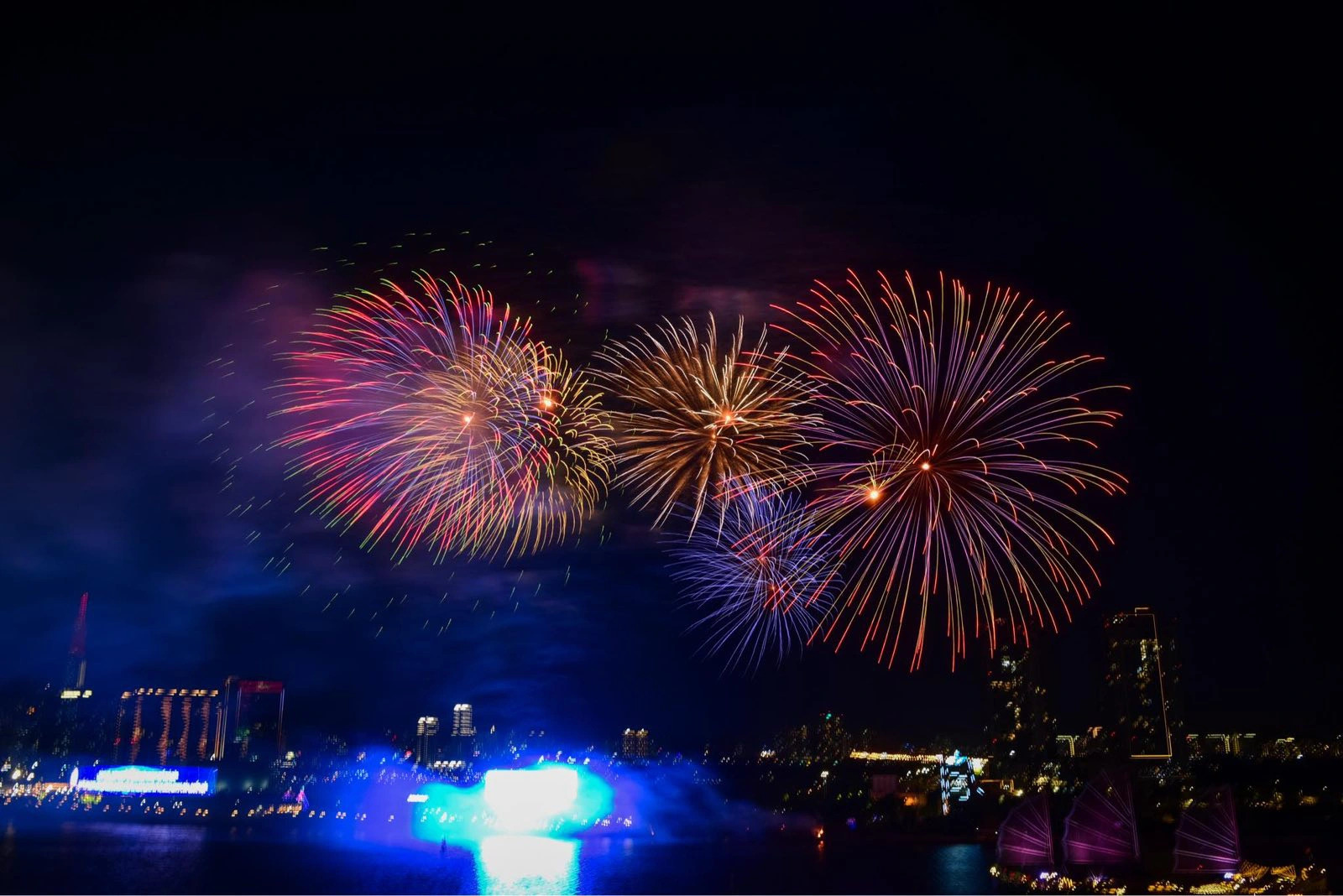 Fireworks light up the sky over Ho Chi Minh City, April 30, 2024. Photo: Duyen Phan / Tuoi Tre