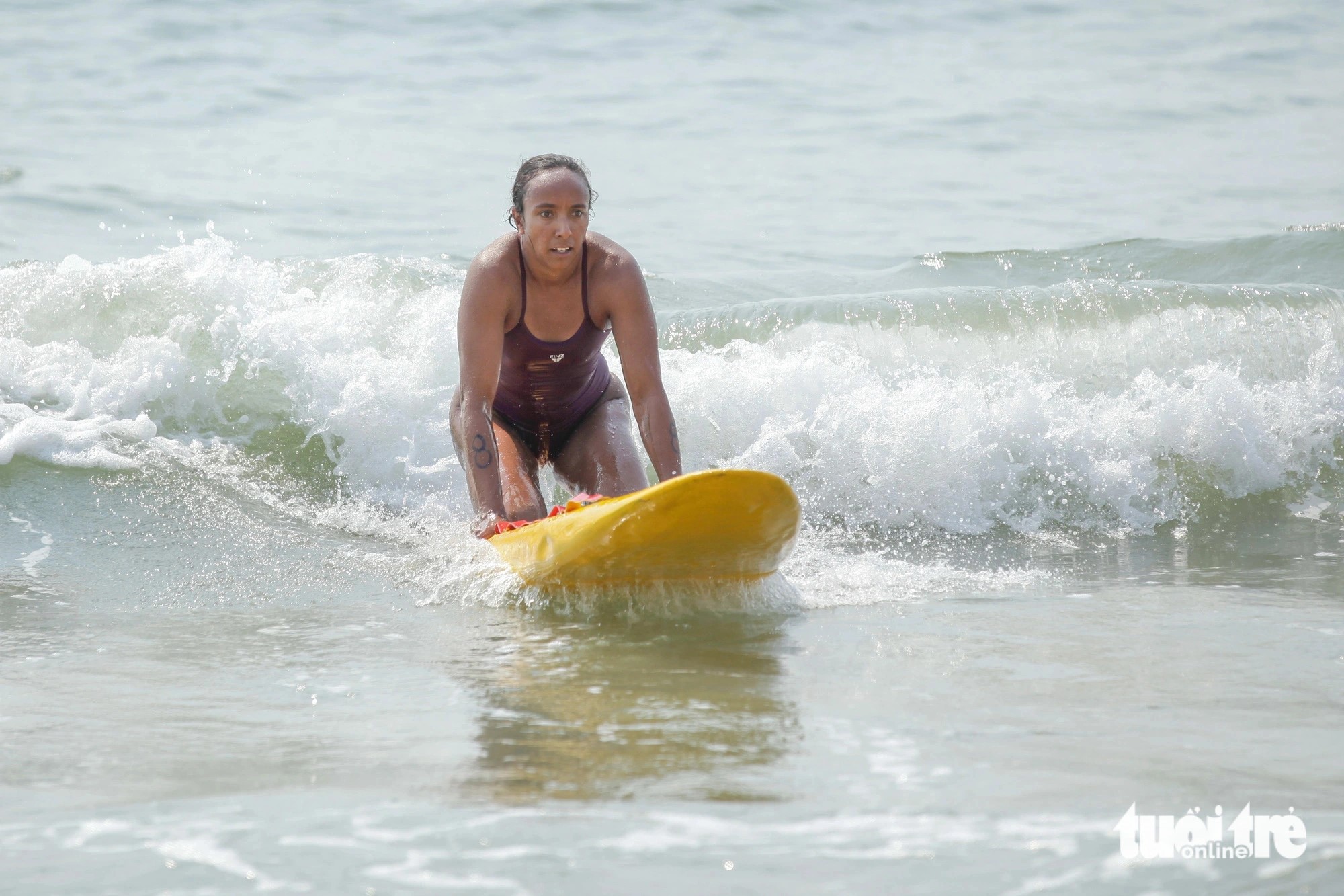 The Australian lifeguards showed formidable strength. Photo: Doan Nhan / Tuoi Tre