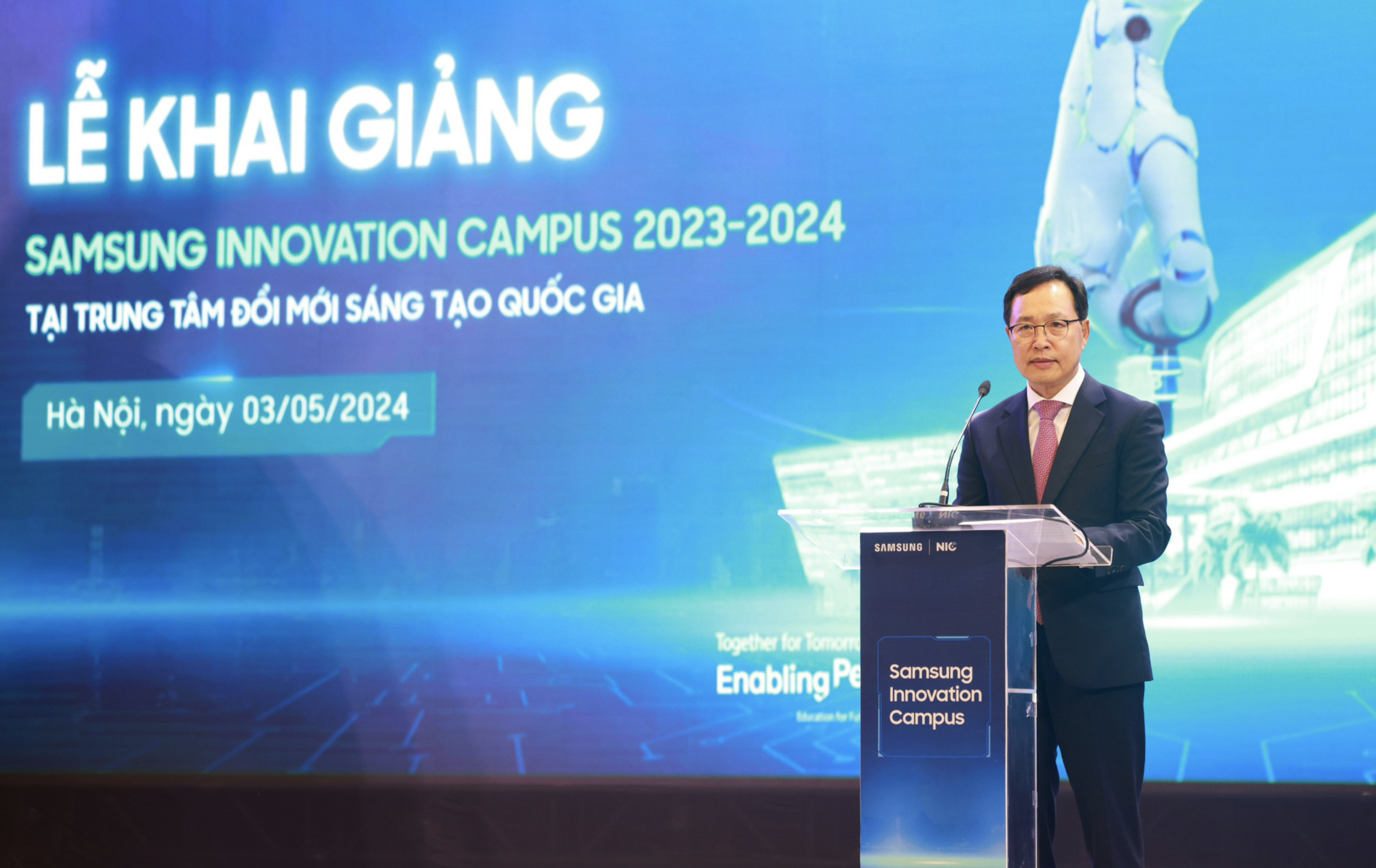 Vietnam becomes more attractive to int’l tech firms: Samsung executive