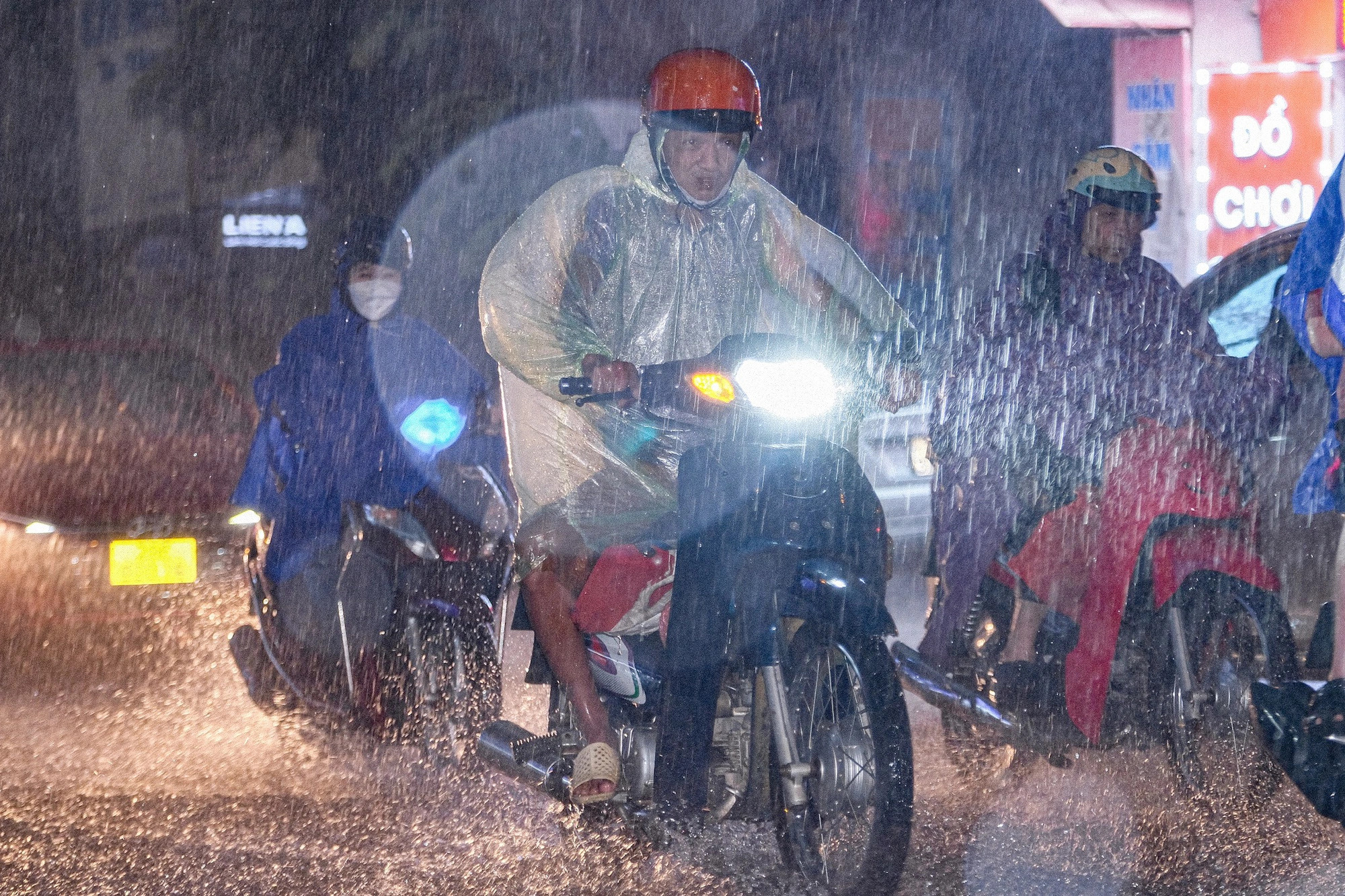 Downpours in northern Vietnam may last through this weekend