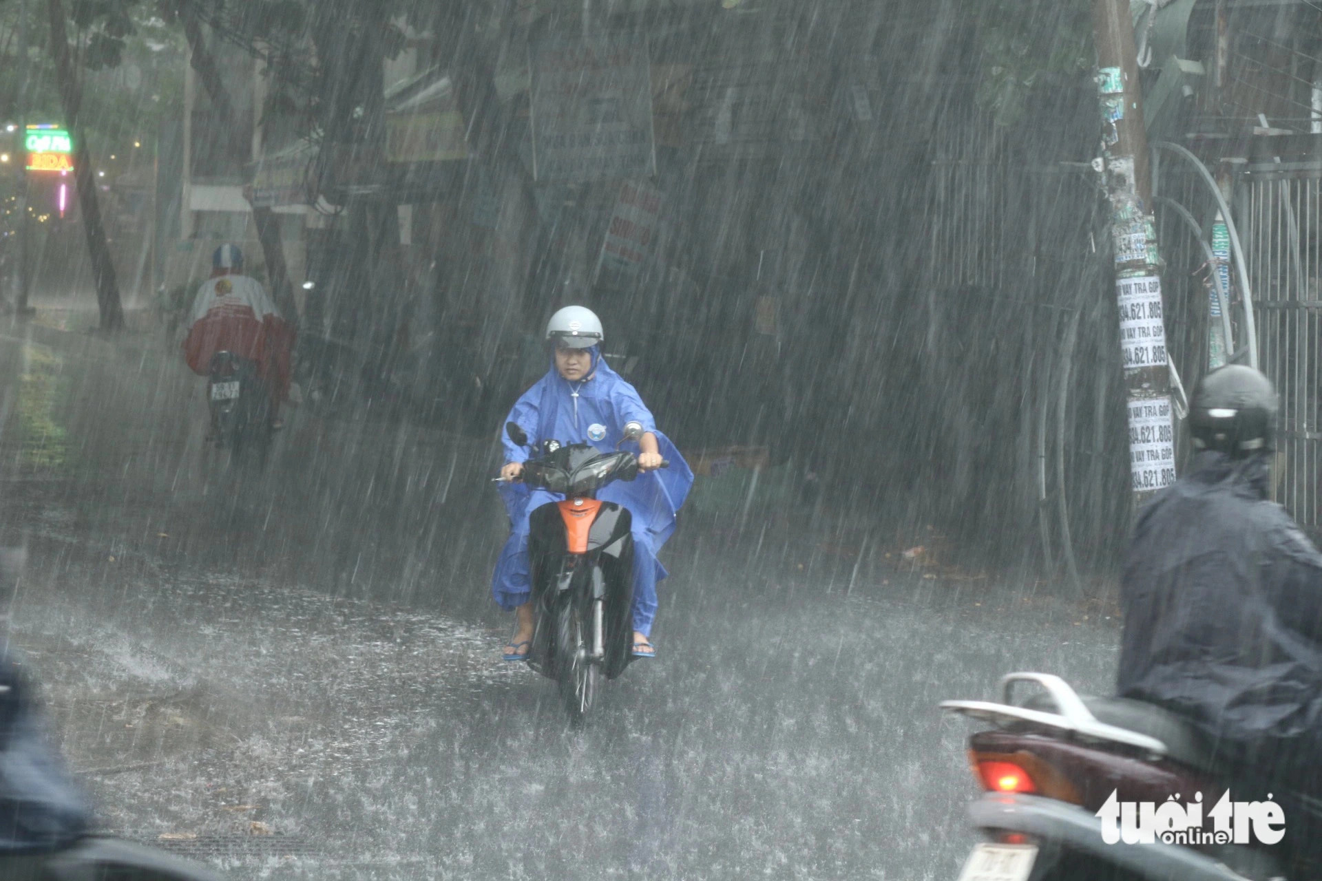 Heavy rainfall dampens various parts of Ho Chi Minh City