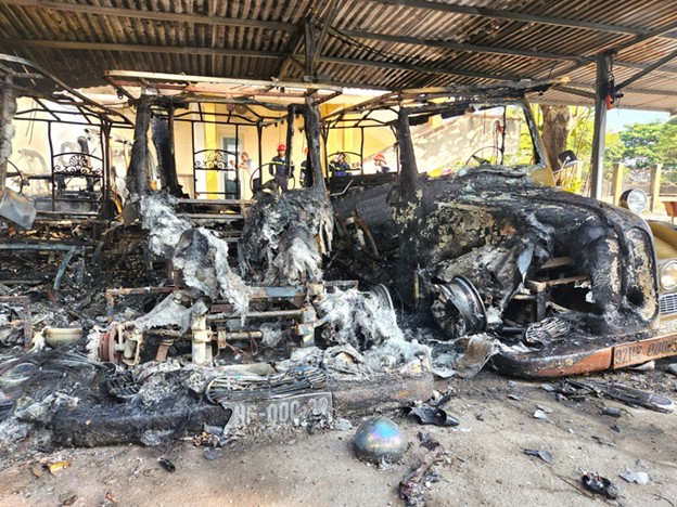 Blaze damages 43 EVs in Vietnam’s Hoi An