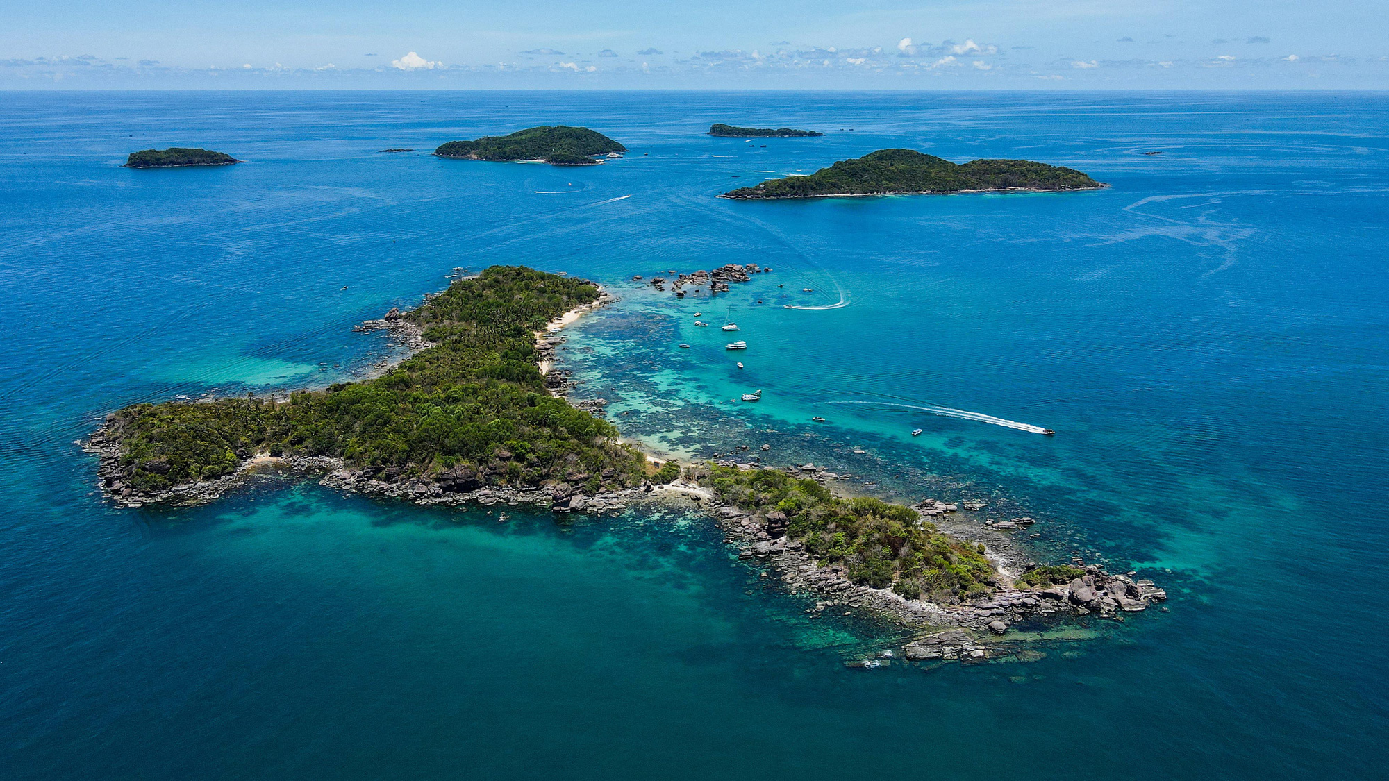 A bird’s eye view of islets located south of Phu Quoc island off the southern province of Kien Giang. Photo: Hoang Giam / Tuoi Tre