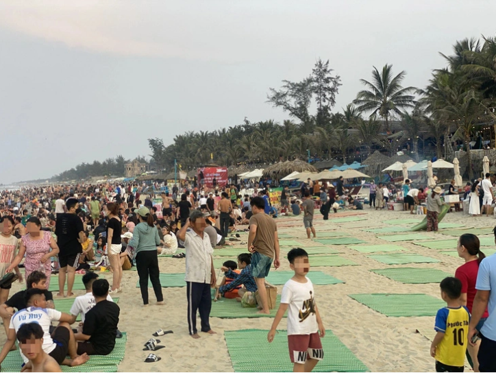 Vietnam’s Hoi An orders termination of picnicking on beaches
