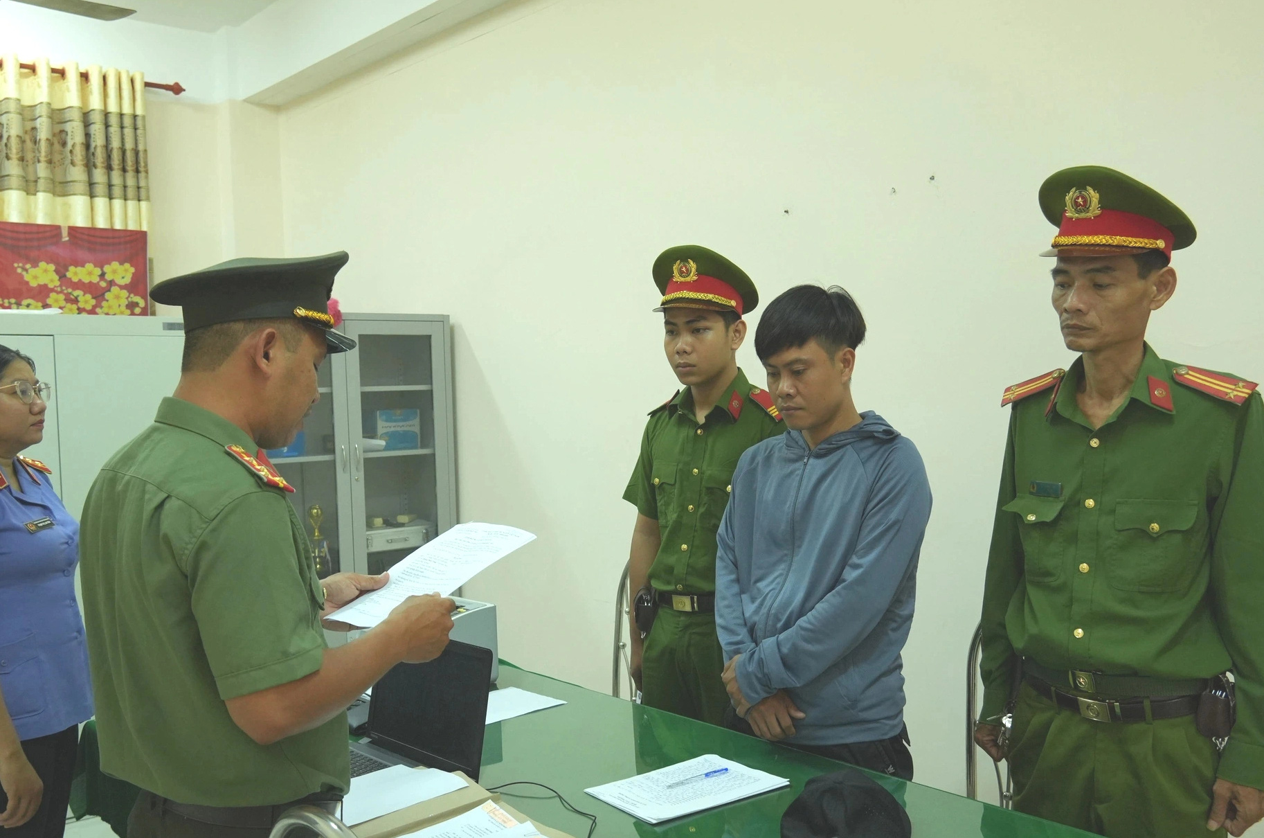 Police arrest couple for illegally sending 18 Vietnamese to S.Korea
