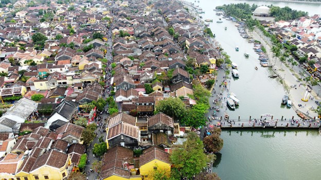 Hoi An City in Quang Nam Province and Hue City in Thua Thien-Hue Province, both in the central region, are candidates for the Asia's Leading Culture City Destination title. Photo: Doan Cuong / Tuoi Tre