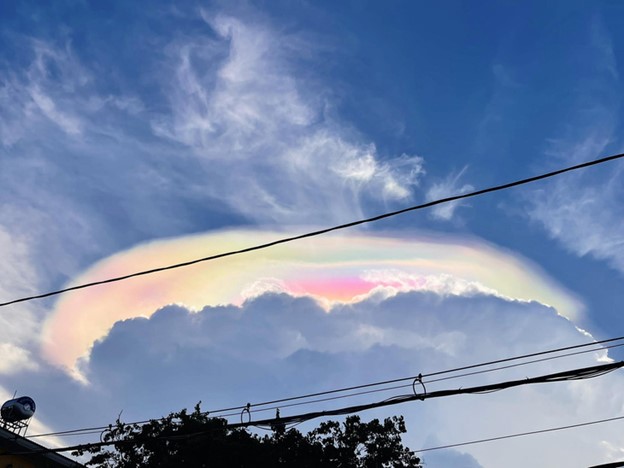 Meteorological experts say that the phenomenon is not very rare. Photo: Minh Hoa / Tuoi Tre