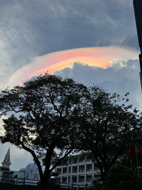 Iridescent clouds are seen in the sky over Go Vap District, Ho Chi Minh City. Photo: Huynh Phu Vinh / Tuoi Tre