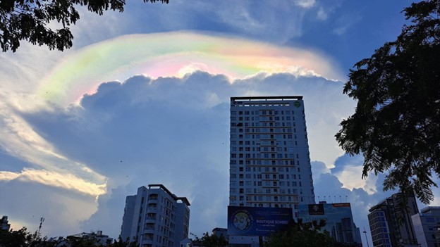 Many people shared images of the phenomenon online. Photo: Dinh Thuong / Tuoi Tre