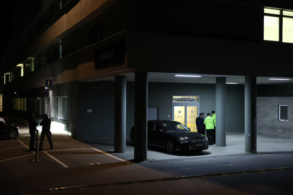Police and security officers stand guard outside F.D. Roosevelt University Hospital, where Slovak Prime Minister Robert Fico was taken after he was wounded in a shooting incident in Handlova, in Banska Bystrica, Slovakia, May 15, 2024. Photo: Reuters