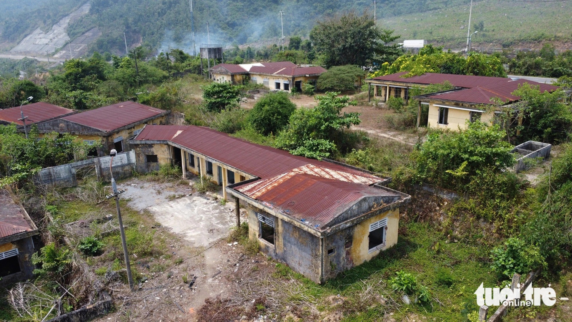 The administration of Hoa Vang District will invite bids for a project to transform and develop the area where the abandoned vocational training center is located. Photo: HS / Tuoi Tre