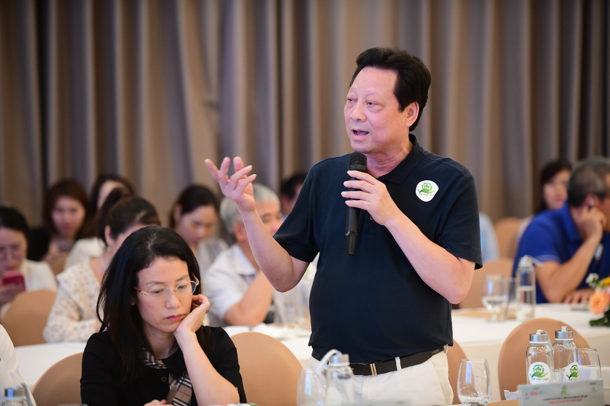Pham Van Viet, vice president of the Ho Chi Minh City Association of Garment, Textiles, Embroidery and Knitting, speaks at the ‘Carbon Credit Market - A Driver for Building a Green Vietnam’ conference held in Ho Chi Minh City, April 20, 2024. Photo: Quang Dinh / Tuoi Tre