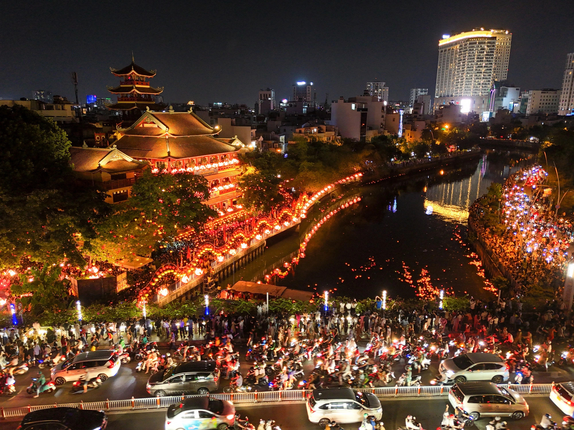 Thousands join lantern floating ceremony in Ho Chi Minh City for Vesak Day
