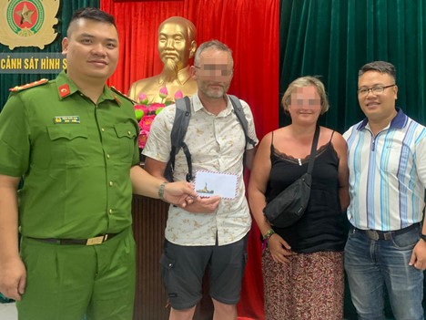French visitors receive refund after being overcharged by Hanoi cabby