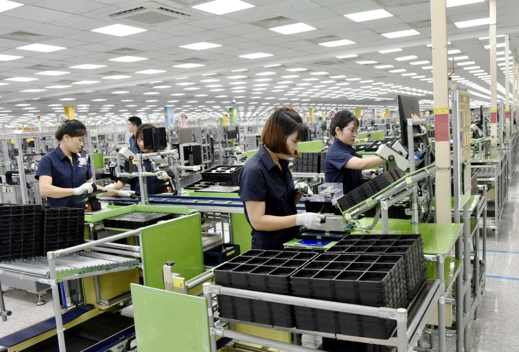 Production lines at Samsung Electronics Vietnam Co. Ltd. in Bac Ninh Province, northern Vietnam. Photo: Duc Anh / Tuoi Tre