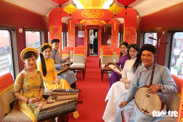 Revolution Express steam trains will bring new experiences to tourists. Photo: Nhat Linh / Tuoi Tre