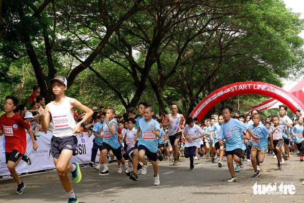Nearly 600 orphans join charity run in Ho Chi Minh City