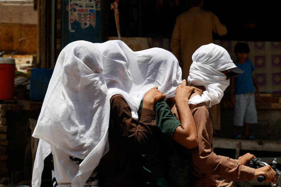 Pakistan temperatures cross 52°C in heatwave