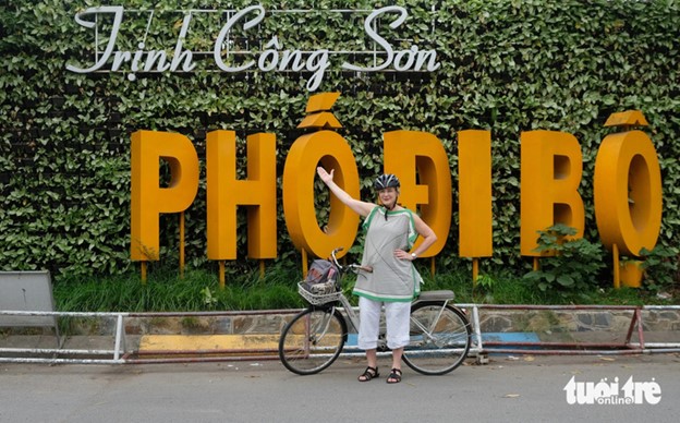 Swedish Ambassador to Vietnam Ann Måwe poses for a photo on Trinh Cong Son Walking Street in Hanoi. Photo: Dau Dung / Tuoi Tre
