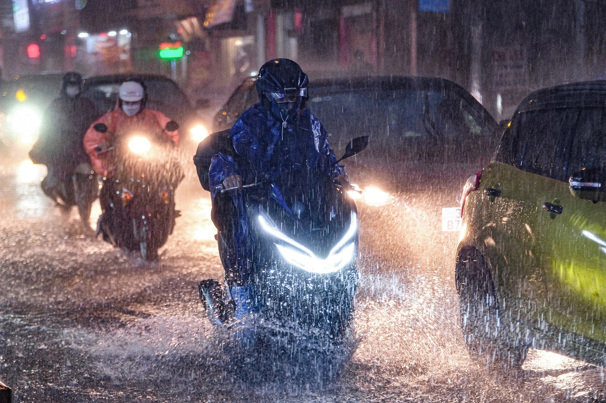 In northern Vietnam, May to end with soaking rainfall, strong winds