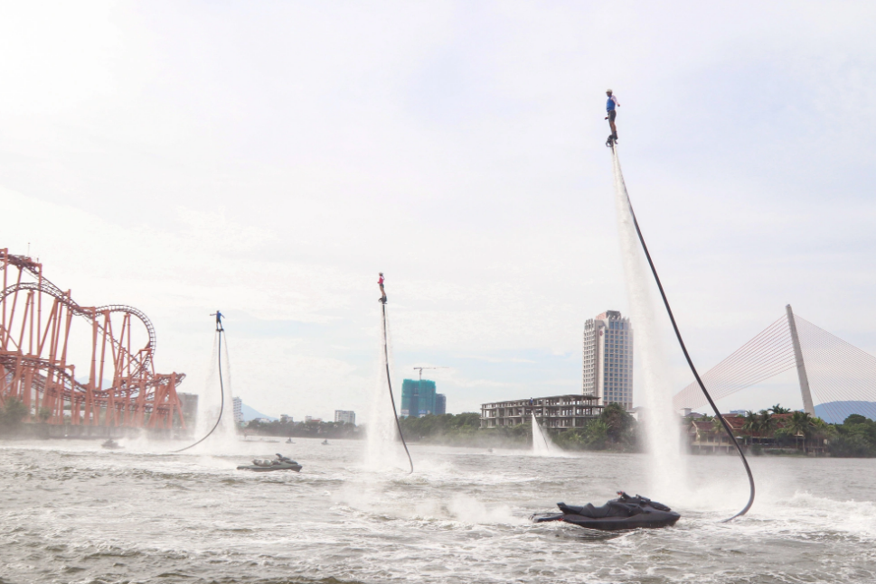 Da Nang City will treat visitors to a jet ski and flyboard show on June 10, 2024. Photo: Thanh Nguyen / Tuoi Tre