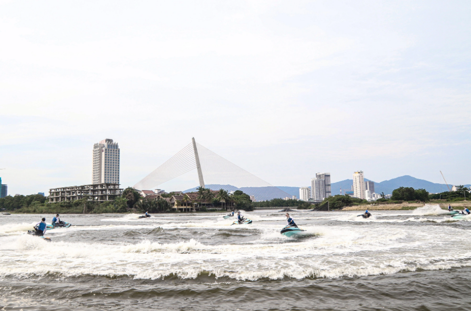 Jet skiers rehearse for a watersports show slated for June 10, 2024 in Da Nang, central Vietnam Photo: Thanh Nguyen / Tuoi Tre