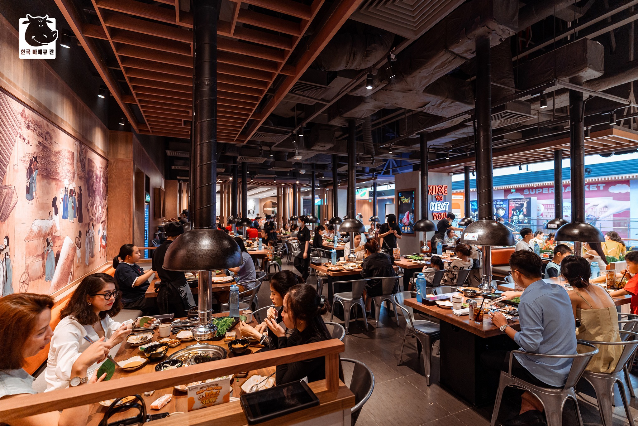 Vietnam’s popular restaurant chain operator Golden Gate reports layoff of 2,700 in 2023