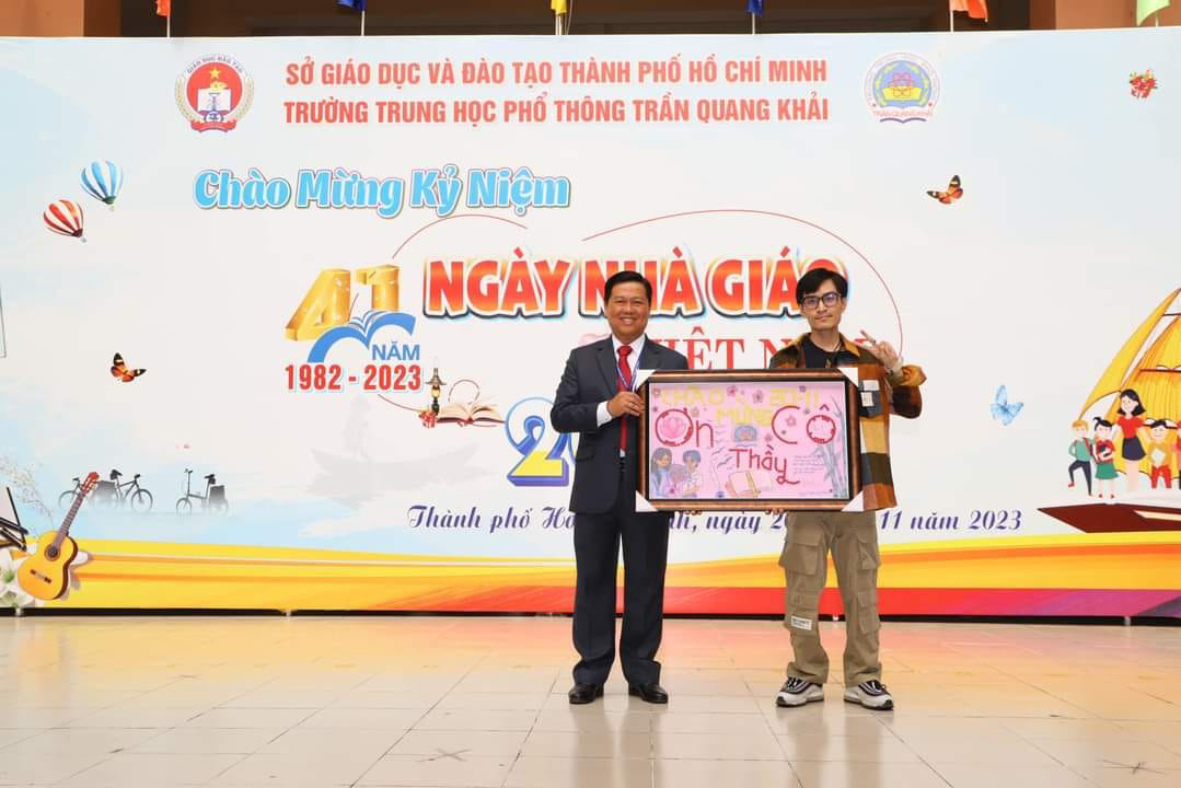 An artwork utilizing recycled plastic materials to honor teachers on Vietnamese Teachers’ Day, November 20, 2023.