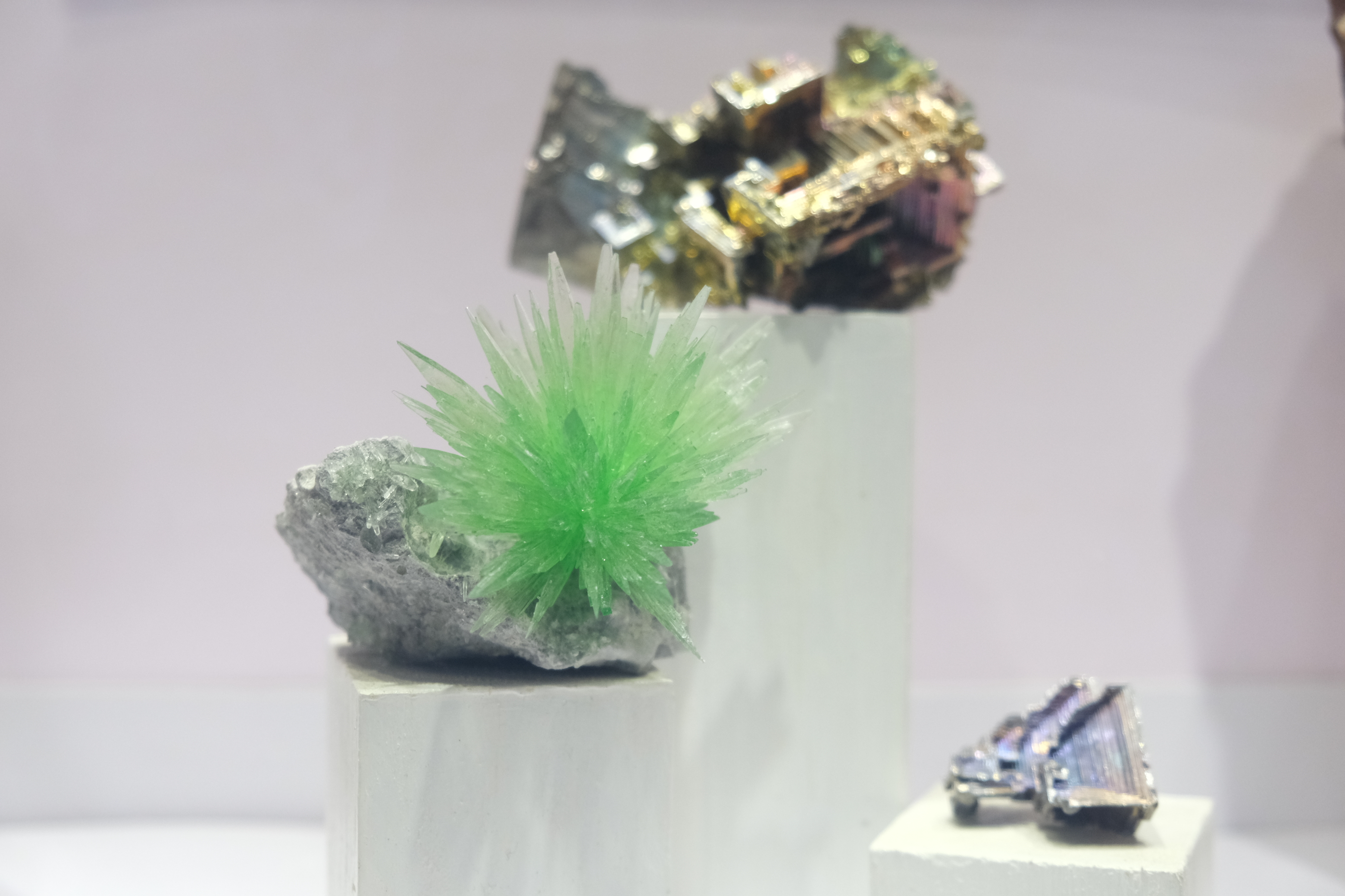 A piece of crystal Tuyen made from nitrogen-containing fertilizers on volcanic rock. Photo: Ngoc Phuong / Tuoi Tre News