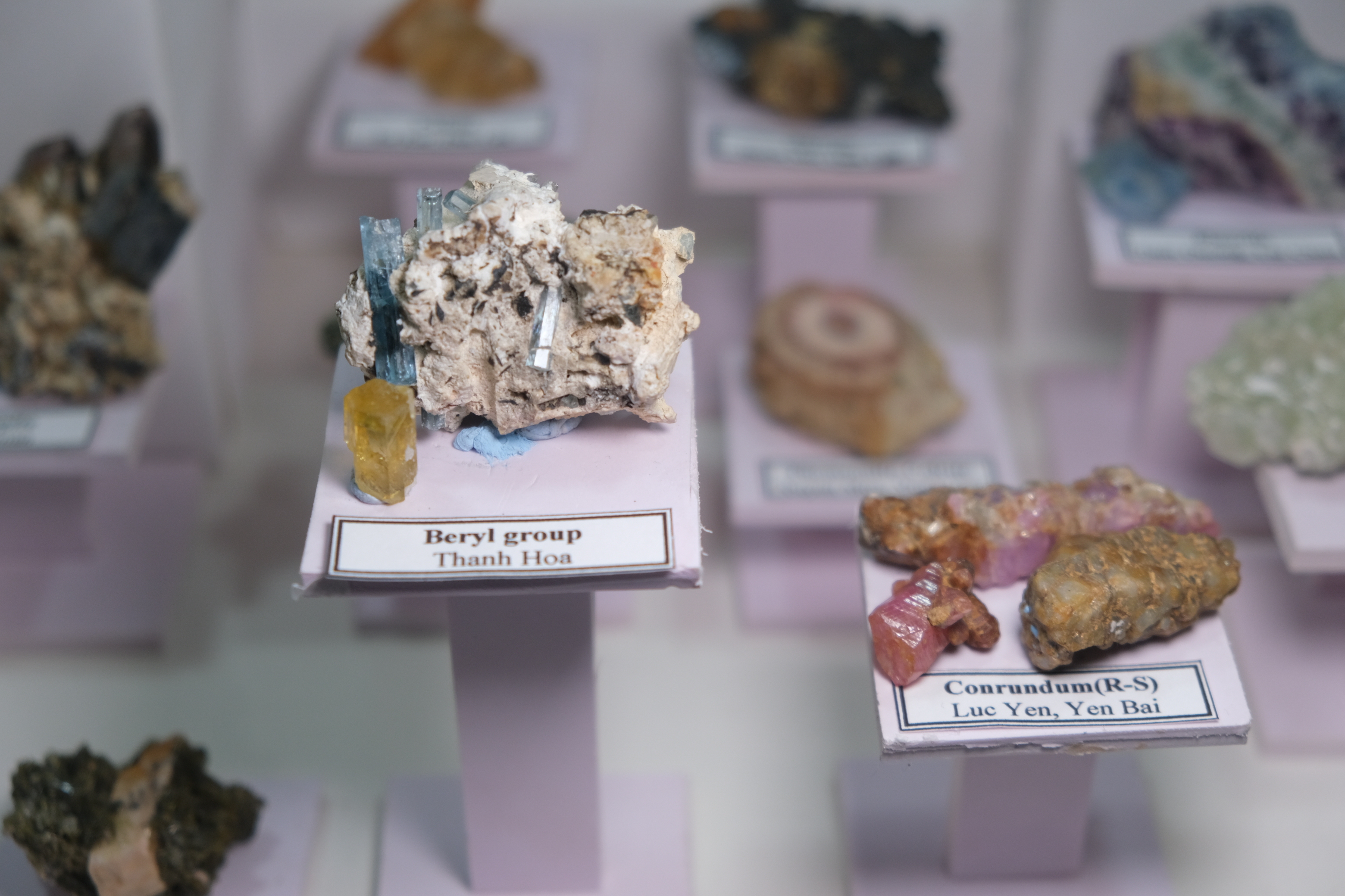 Natural crystals of Beryl and Corundum species are on display among others at Tuyen’s house in Ho Chi Minh City. Photo: Ngoc Phuong / Tuoi Tre News