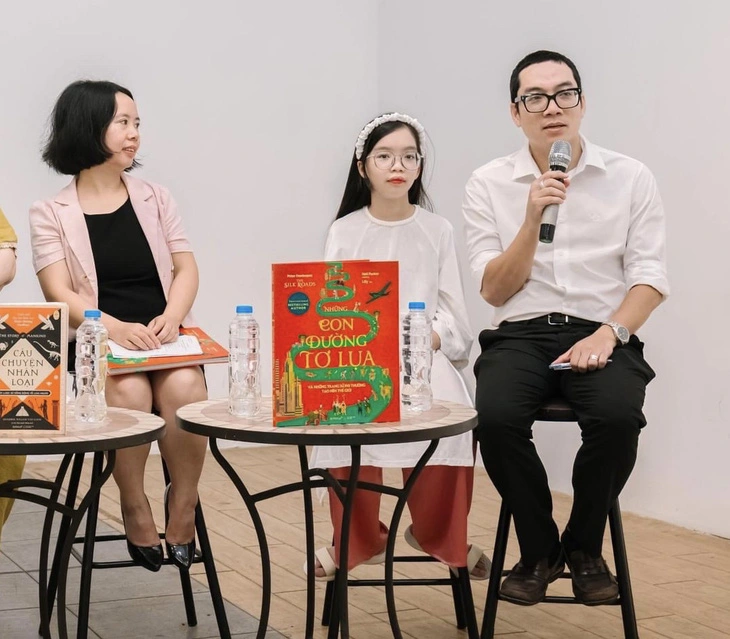 In Vietnam, parents are vital guides for children in search of knowledge: book advocate