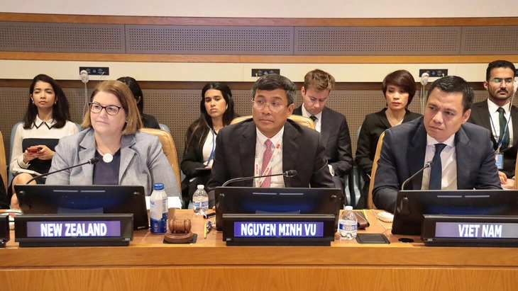 Vietnam’s Permanent Deputy Foreign Minister Nguyen Minh Vu (C) attends the 34th meeting of the States Parties to the United Nations Convention on the Law of the Sea (UNCLOS) at the UN headquarters in New York, the U.S. from June 10-14, 2024. Photo: Ministry of Foreign Affairs