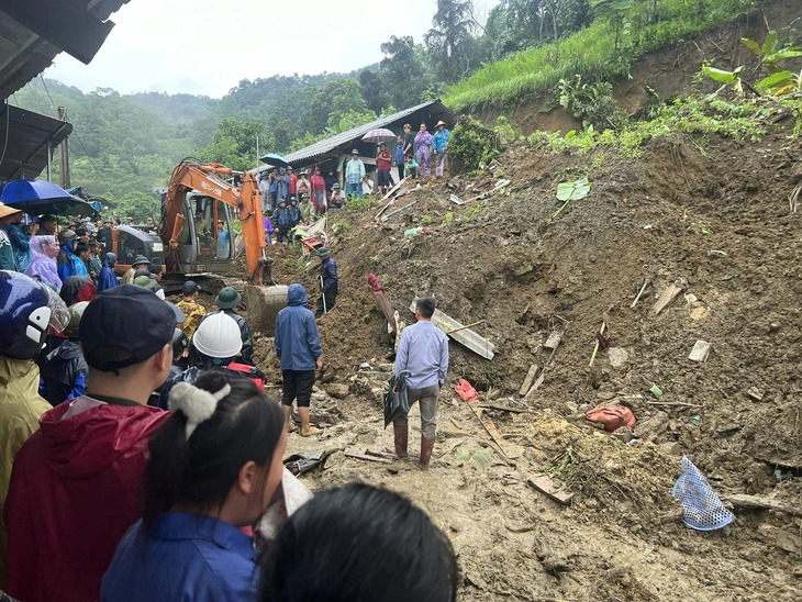 Landslide kills 4 family members in northern Vietnam province | Tuoi ...