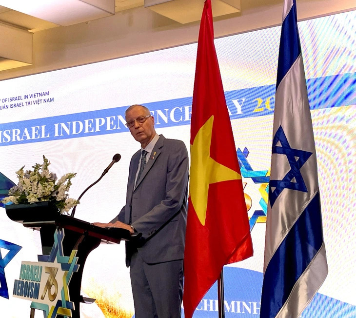 Israeli Ambassador to Vietnam Yaron Mayer speaks at the 76th anniversary of Israel's Independence Day held in Ho Chi Minh City on June 18, 2024. Photo: Nghi Vu / Tuoi Tre