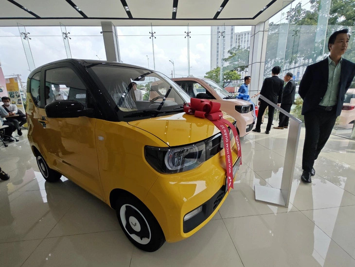 Mini electric cars at a showroom in Vietnam. Photo: Cong Trung / Tuoi Tre