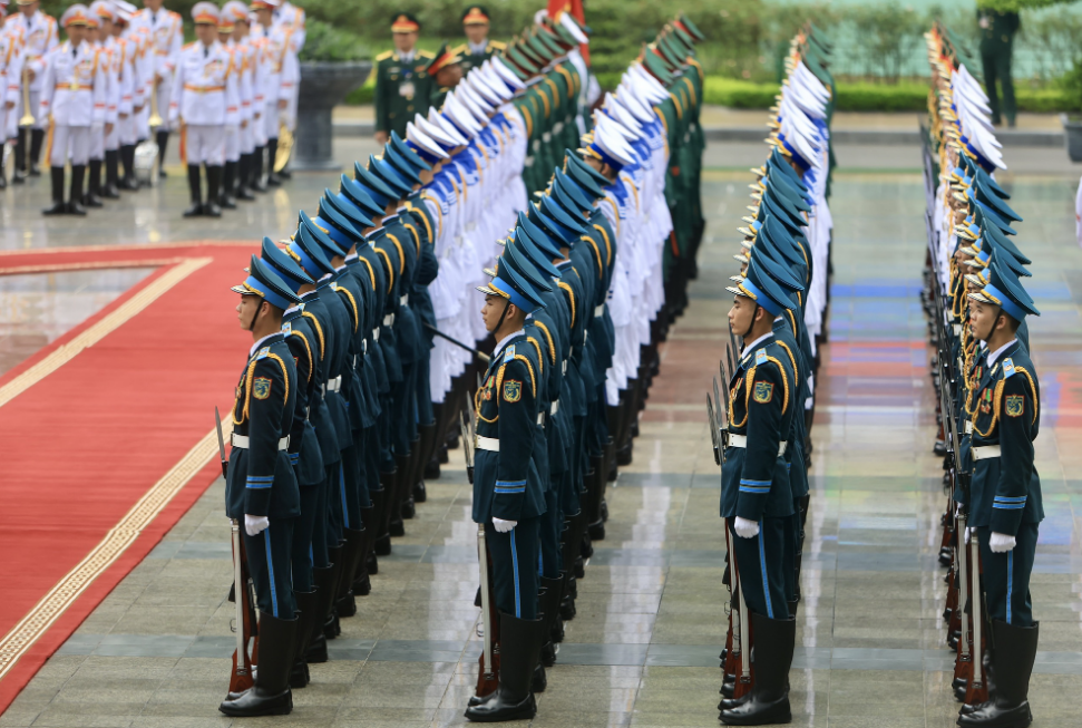 A guard of honor is ready for a welcome ceremony for Russian President Putin on June 20, 2024. Photo: Nguyen Khanh / Tuoi Tre