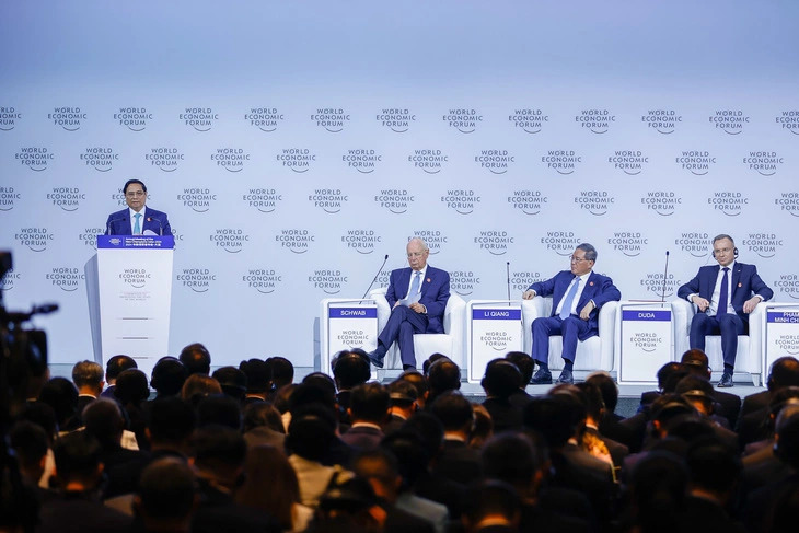 Vietnam pinpoints 3 growth-boosting factors at WEF meeting in China