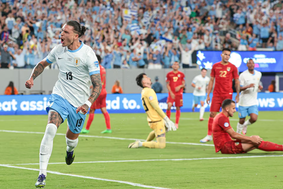 Uruguay put five past Bolivia to edge closer to Copa quarters