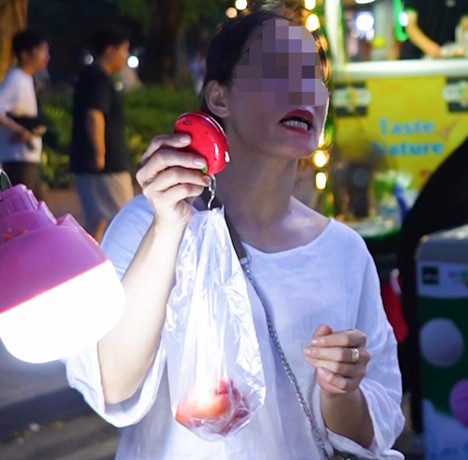 Hanoi verifies video of vendor attempting to sell water apples to foreigner at US$7.9/kg