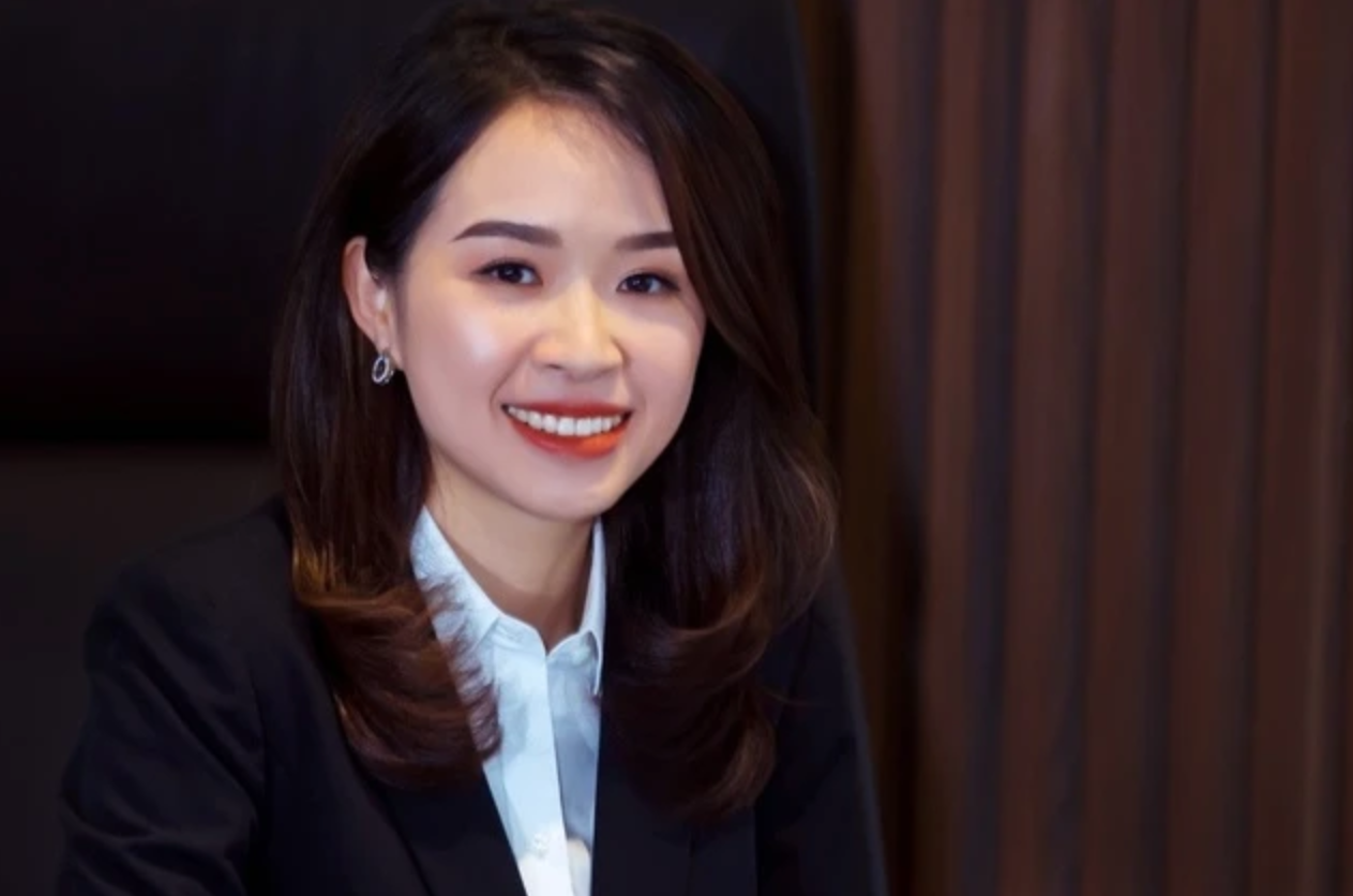 Youngest chairwoman in Vietnam's banking system steps down by choice