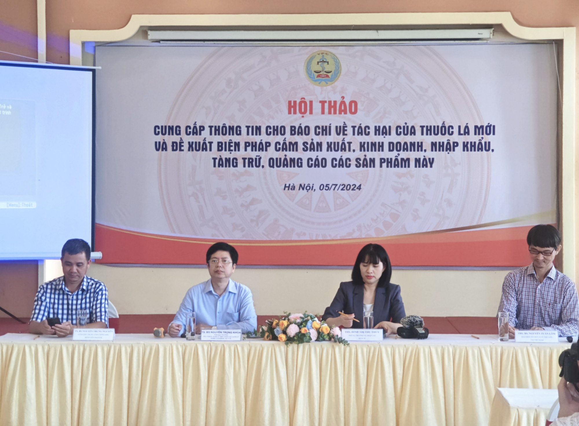 Delegates attend a conference on e-cigarettes in Hanoi, July 5, 2024. Photo: D.Lieu / Tuoi Tre