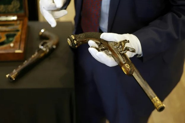 Napoleon's pistols sold in France for 1.7 mn euros: auctioneers