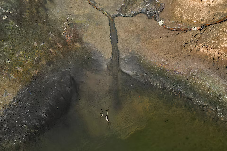 [7/10]A drone view shows a part of the Eggares irrigation dam, on the island of Naxos, Greece, June 20, 2024. Photo: Reuters