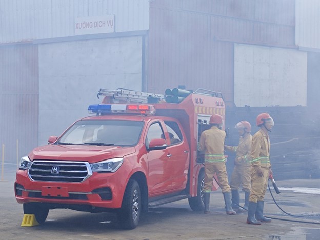 The vehicles will be provided to professional firefighting units  as well as semi-professional and private units in localities in Vietnam. Photo: Cong Trung / Tuoi Tre