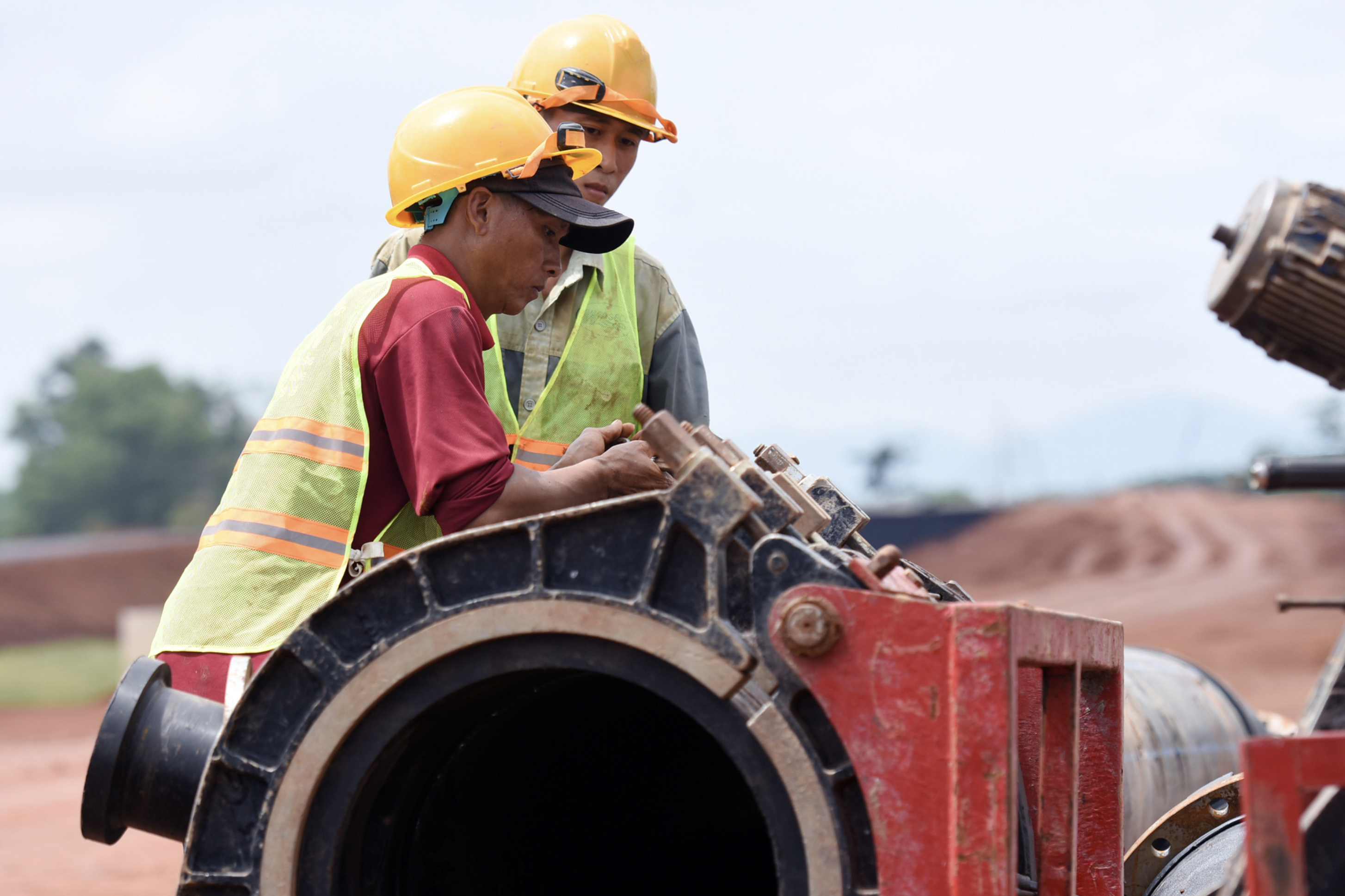 Water pipe installation for Vietnam’s Long Thanh int’l airport project is 95% complete