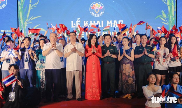 Summer camp for young overseas Vietnamese opens